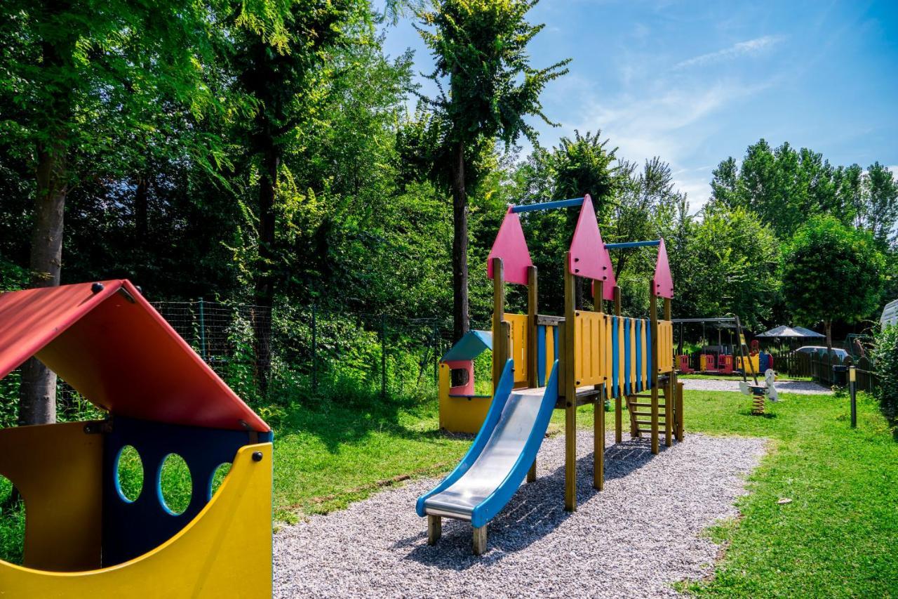 Albatross Mobile Homes On Camping Baia Verde มาแนร์บา เดล การ์ดา ภายนอก รูปภาพ